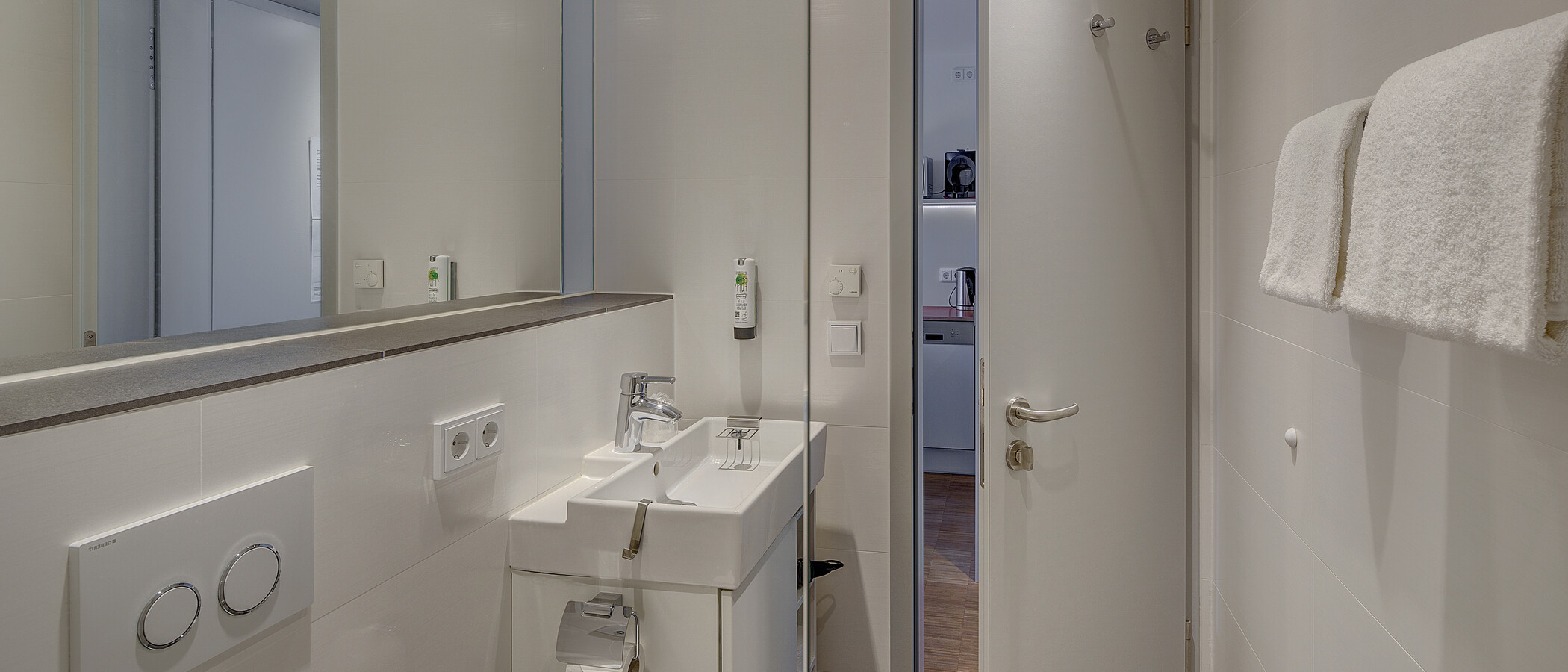 apartment Unterschleißheim Lohhof 02 bathroom 12402