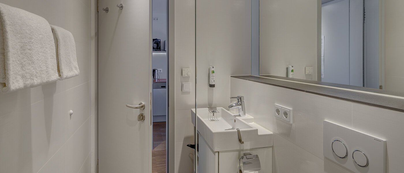 apartment Unterschleißheim Lohhof 02 bathroom 12403