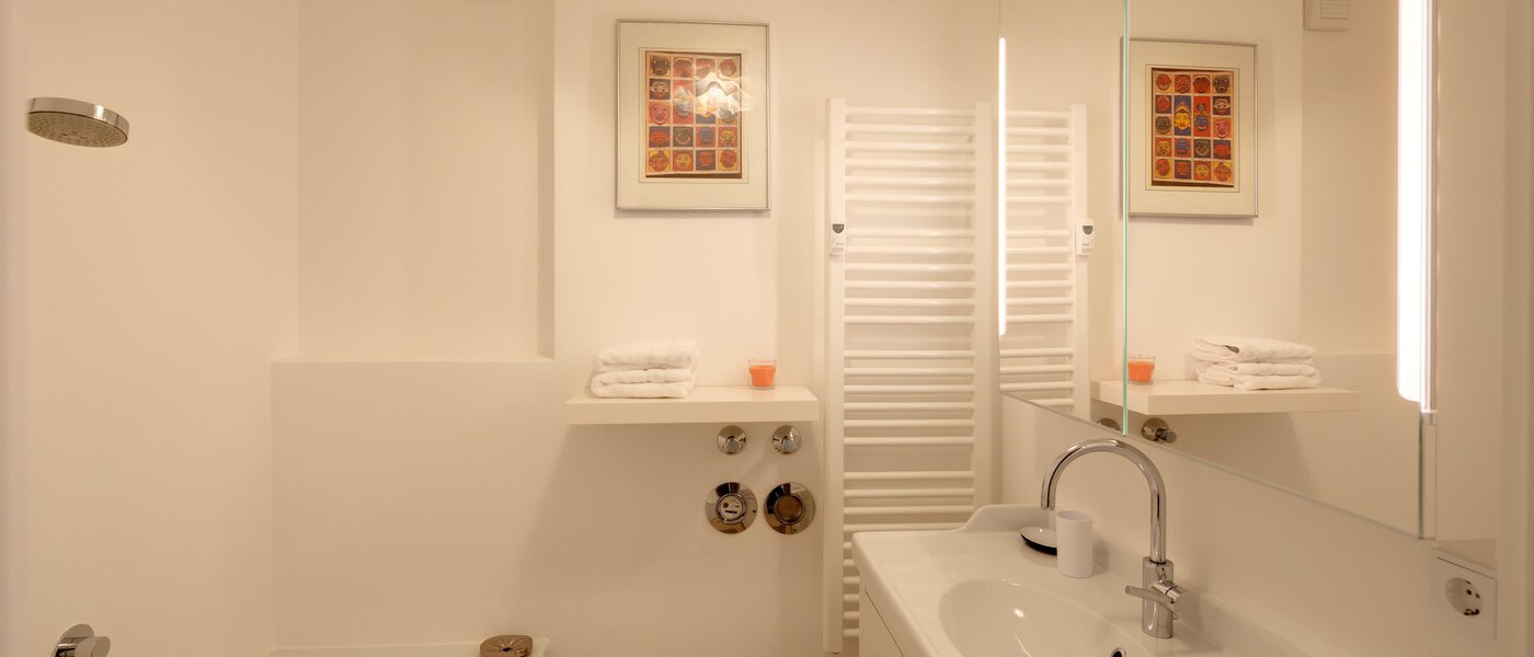 apartment München Bogenhausen 01 bathroom 12411