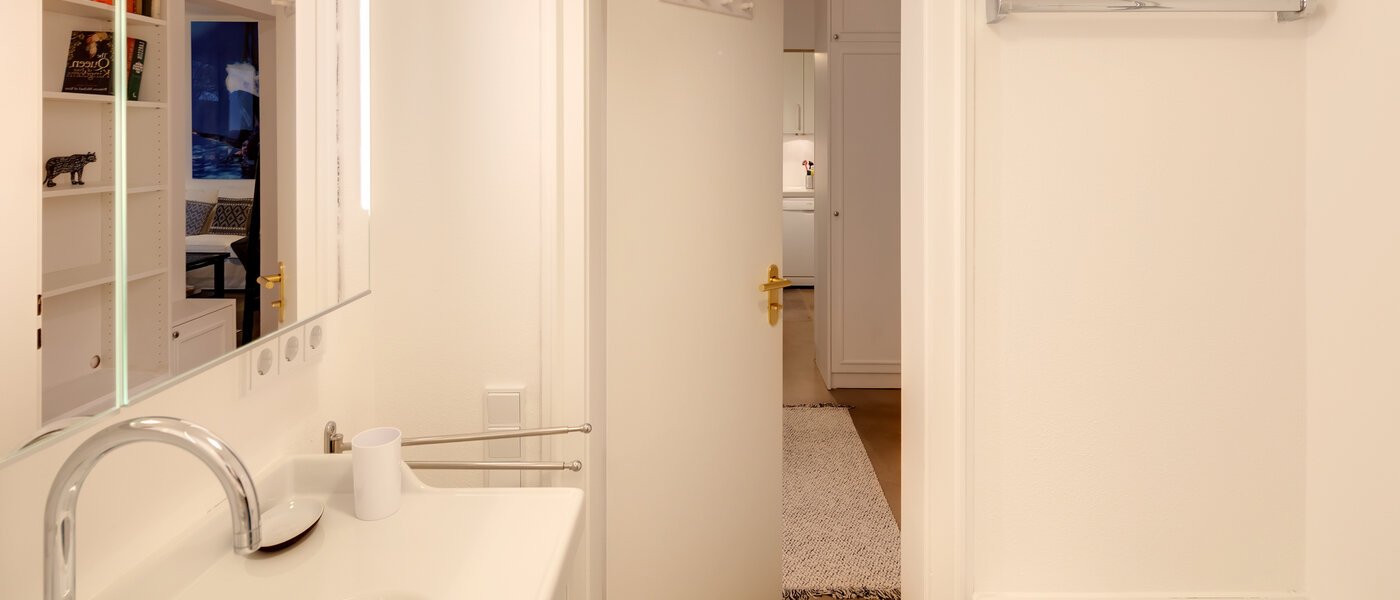 apartment München Bogenhausen 02 bathroom 12411