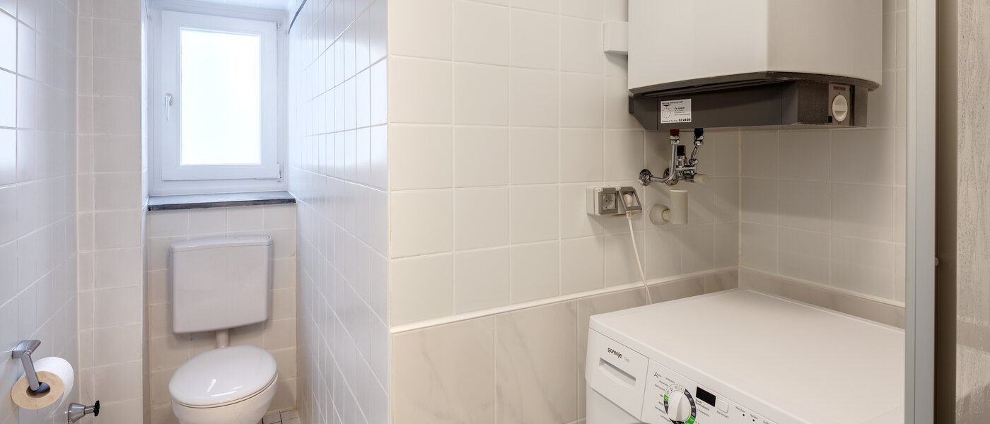 apartment München Neuhausen 02 bathroom 12413