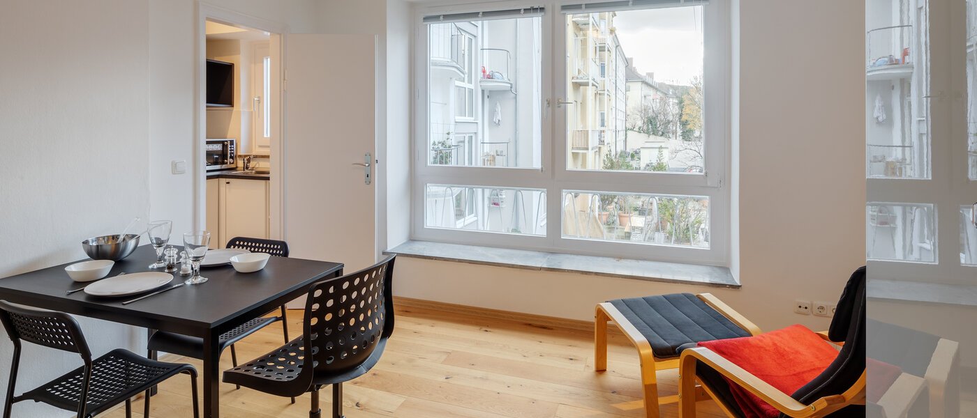 apartment München Neuhausen 02 living area 12413