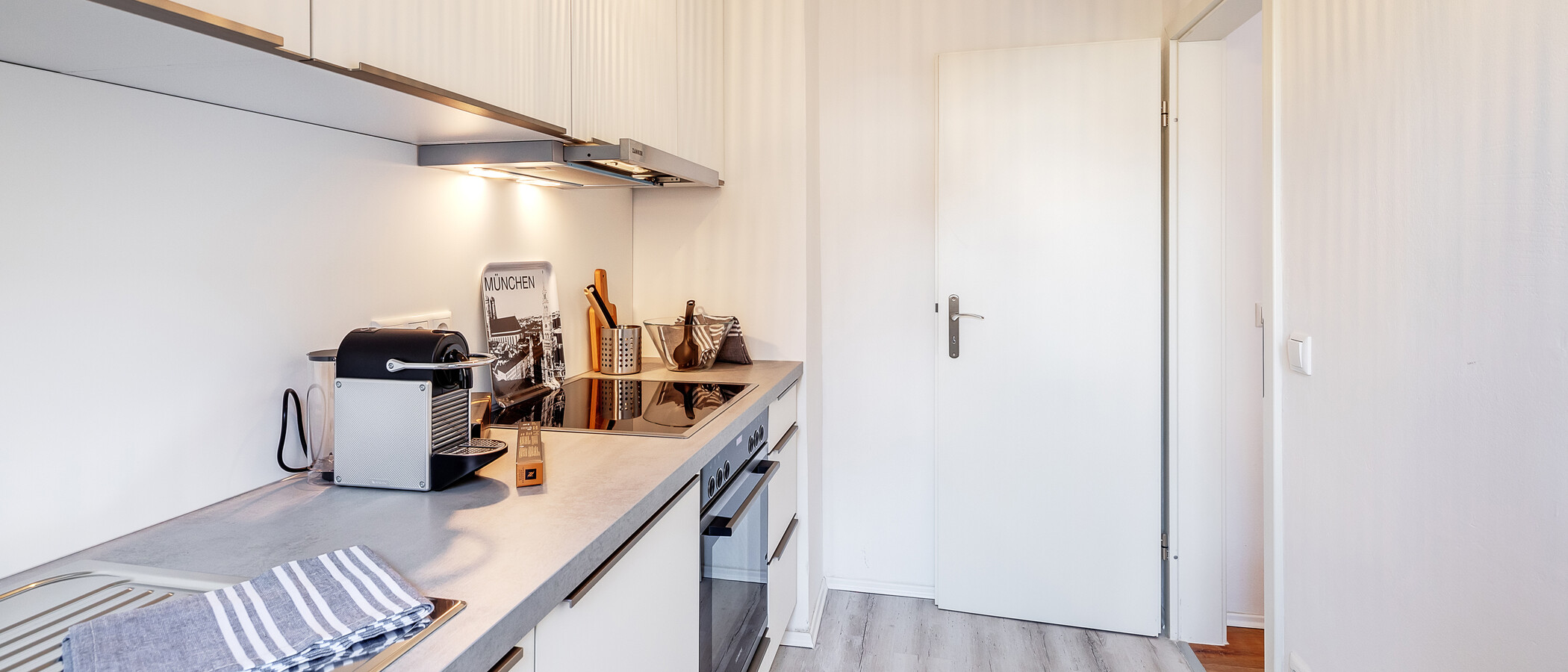 apartment München Neuhausen 03 kitchen 12418