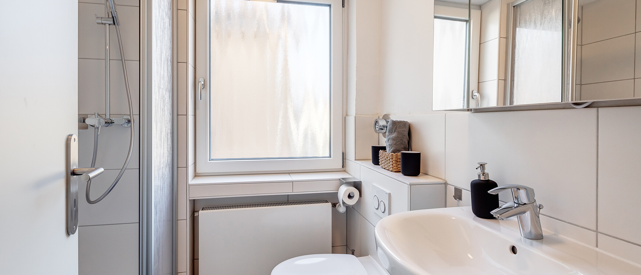 apartment München Neuhausen 01 bathroom 12418