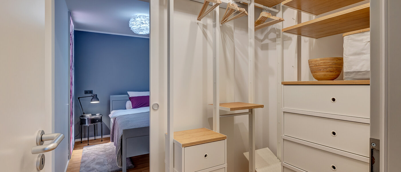 apartment München Schwanthalerhöhe 01 dressing room 12426
