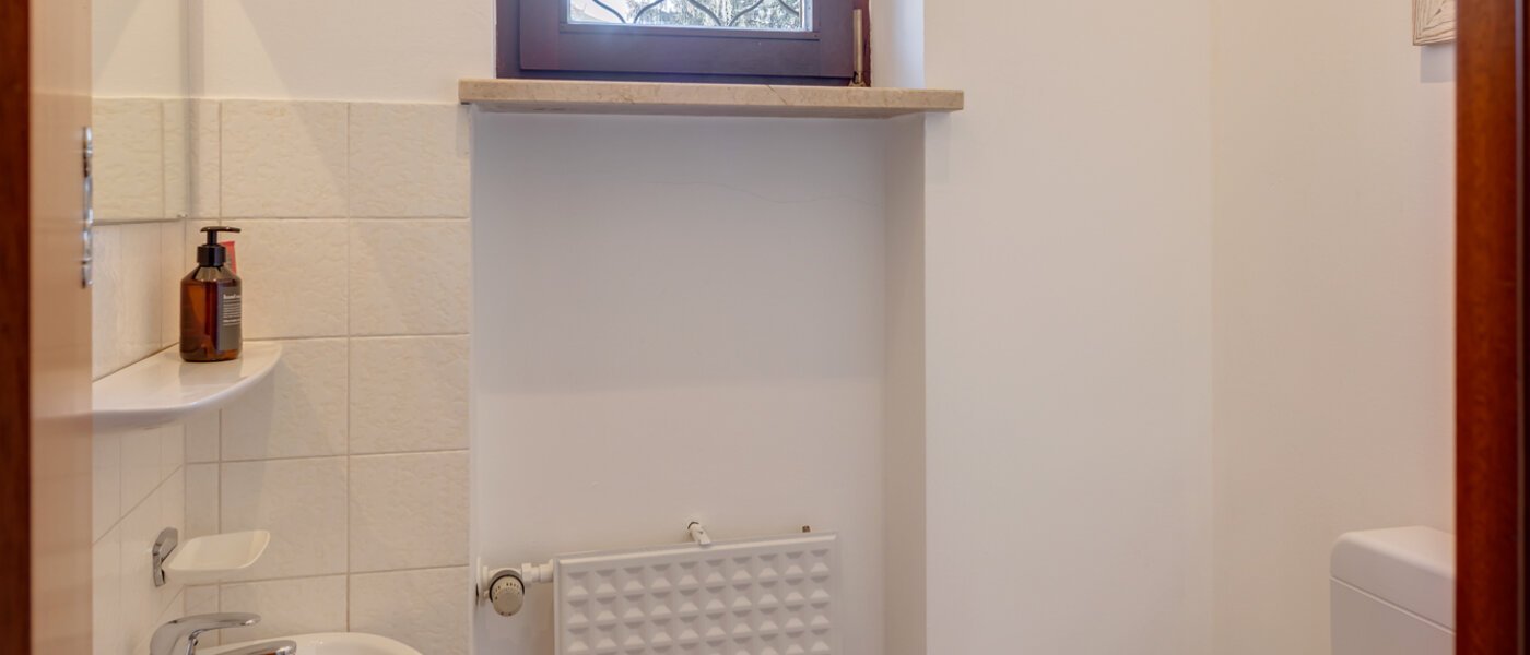 corner townhouse München Obersendling 01 guest toilet 12456