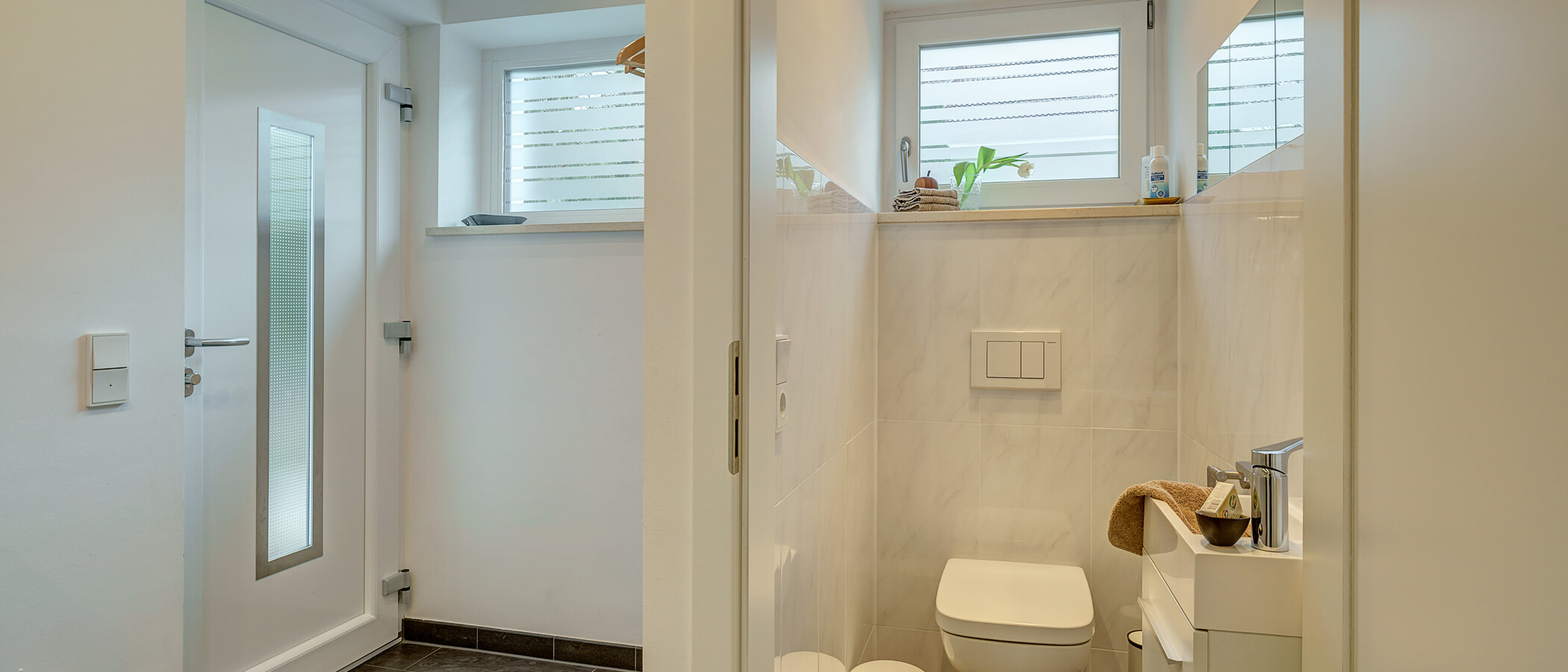 townhouse Baldham Vaterstetten 02 guest toilet 12473