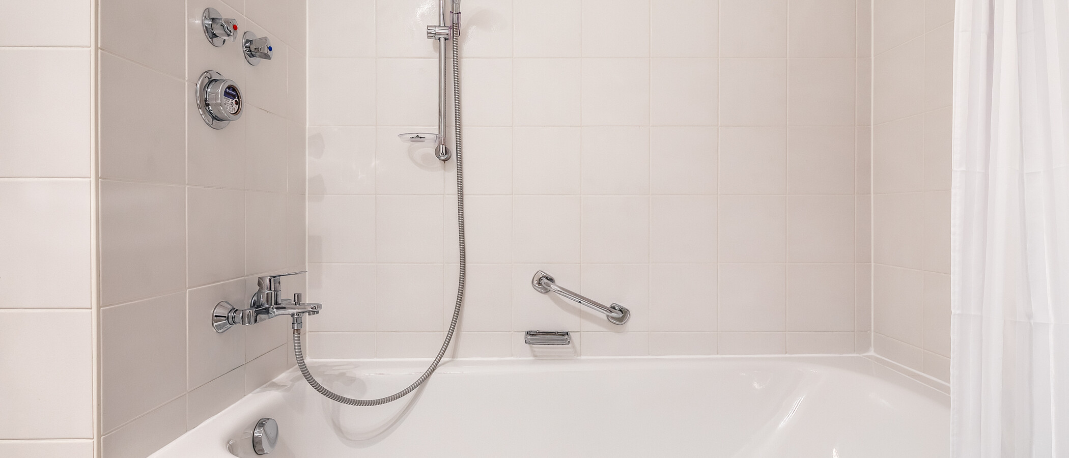 apartment München Schwabing-West 03 bathroom 12512