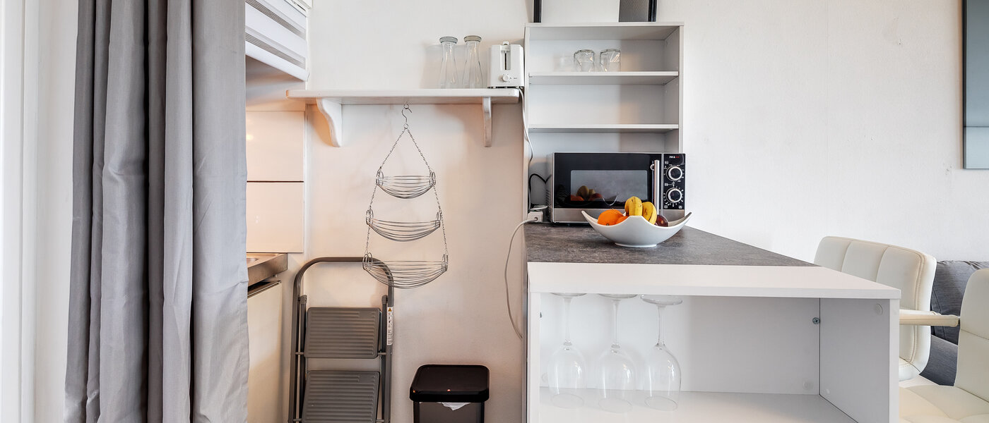 apartment München Arabellapark 03 kitchen 12513