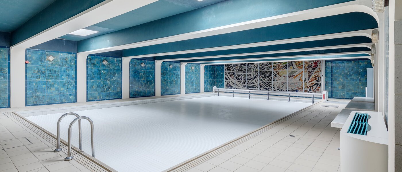 apartment München Arabellapark 01 pool 12513