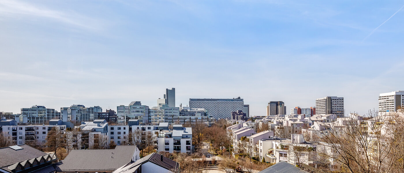 apartment München Arabellapark 01 view 12513