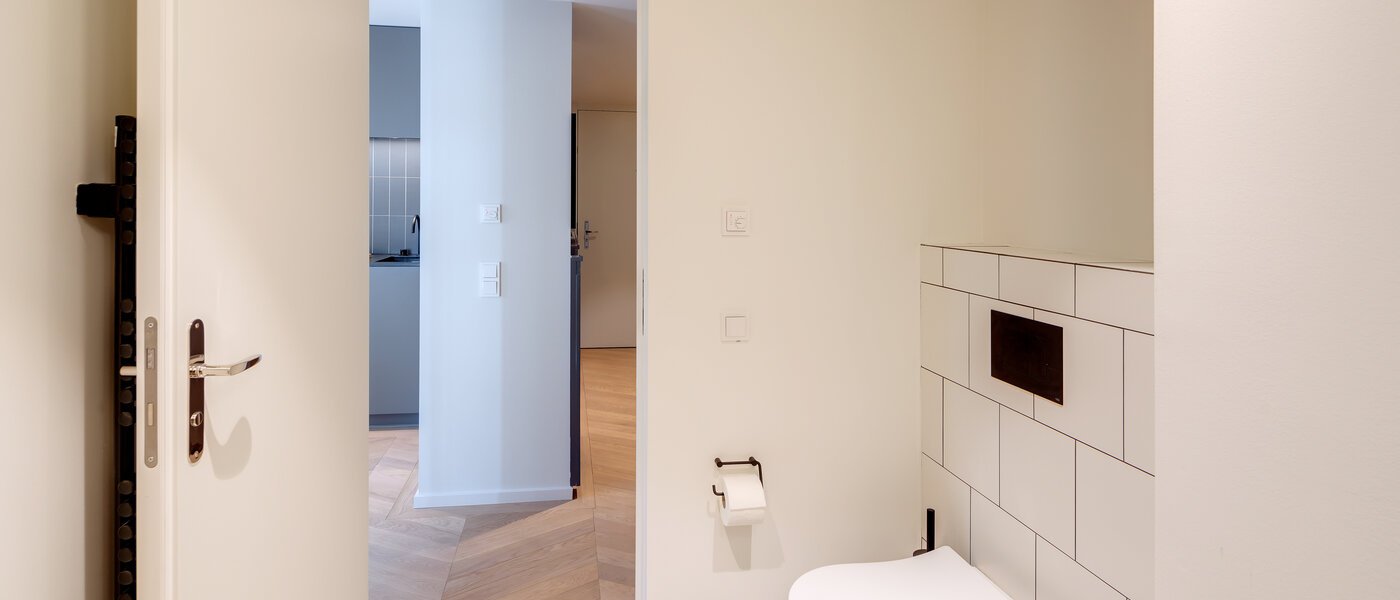 maisonette-gallery apartment München Herzogpark 03 guest toilet 12522