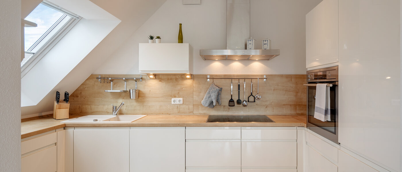 attic apartment München Lerchenau 01 kitchen 12556