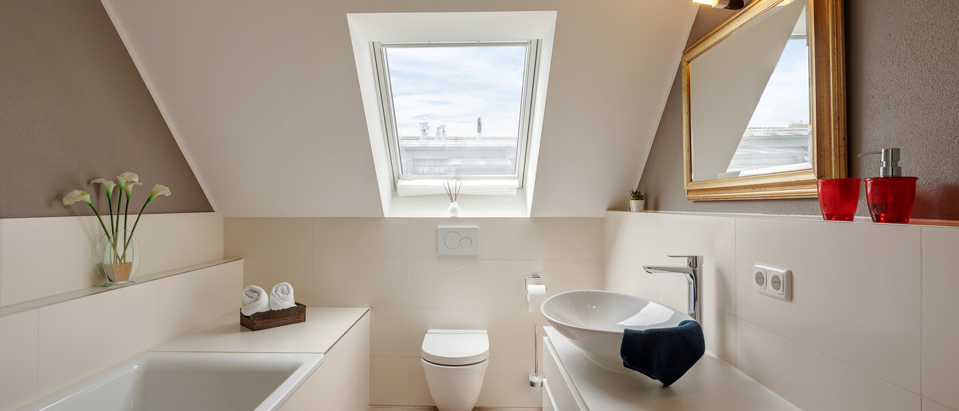 attic apartment München Lerchenau 02 bathroom 12556