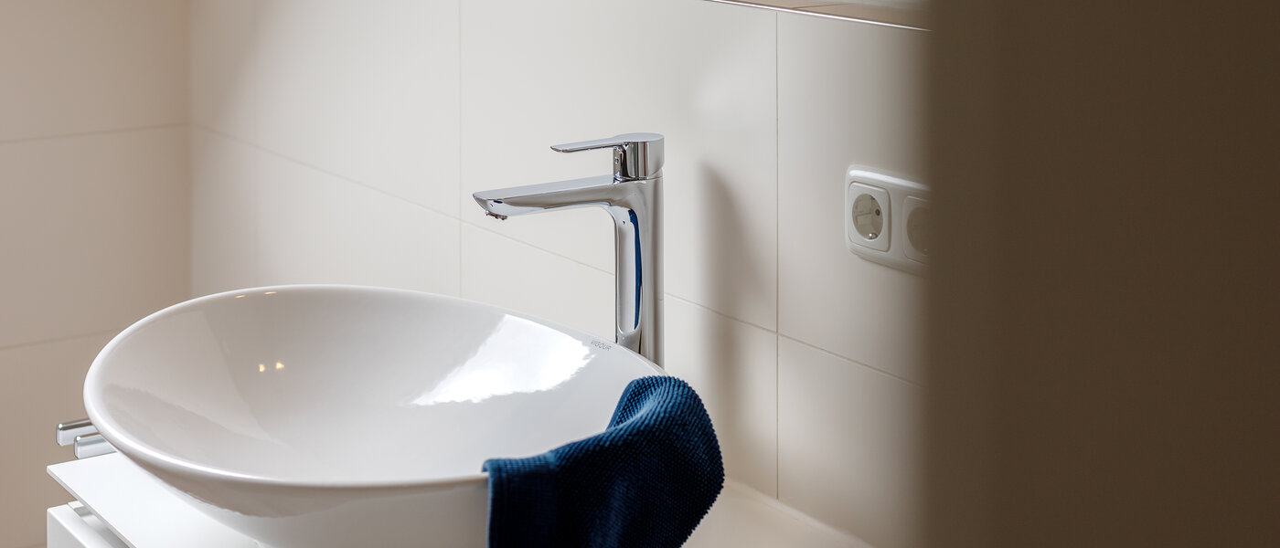 attic apartment München Lerchenau 03 bathroom 12556