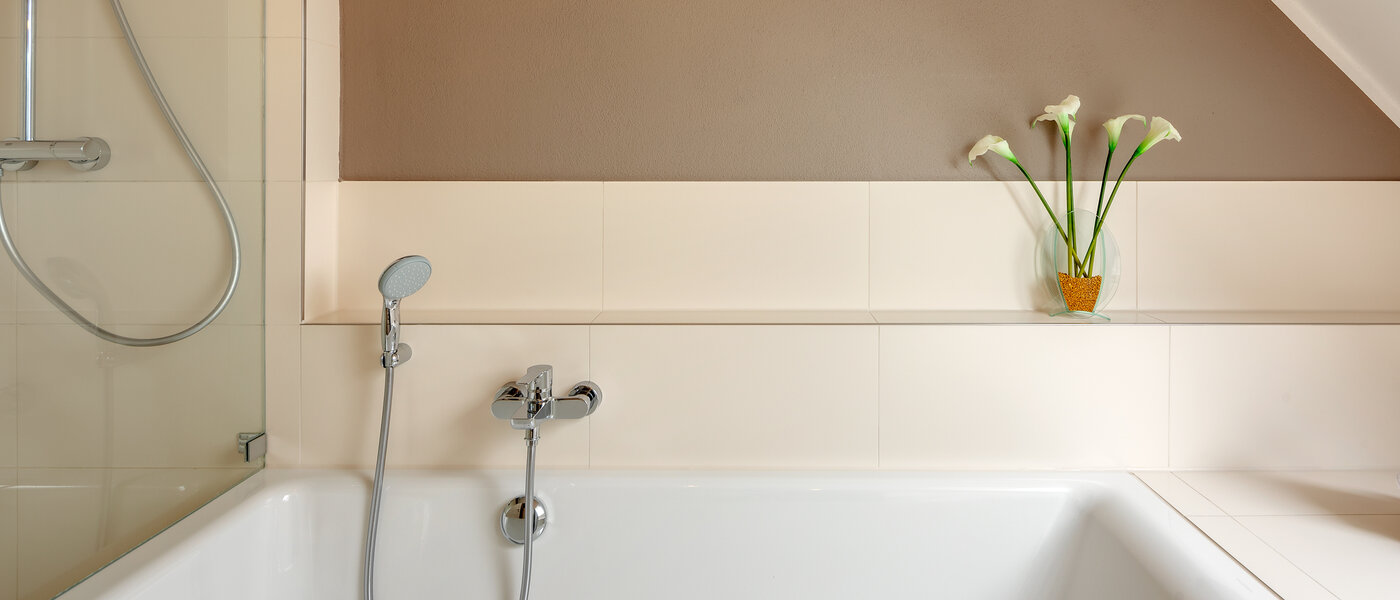 attic apartment München Lerchenau 05 bathroom 12556