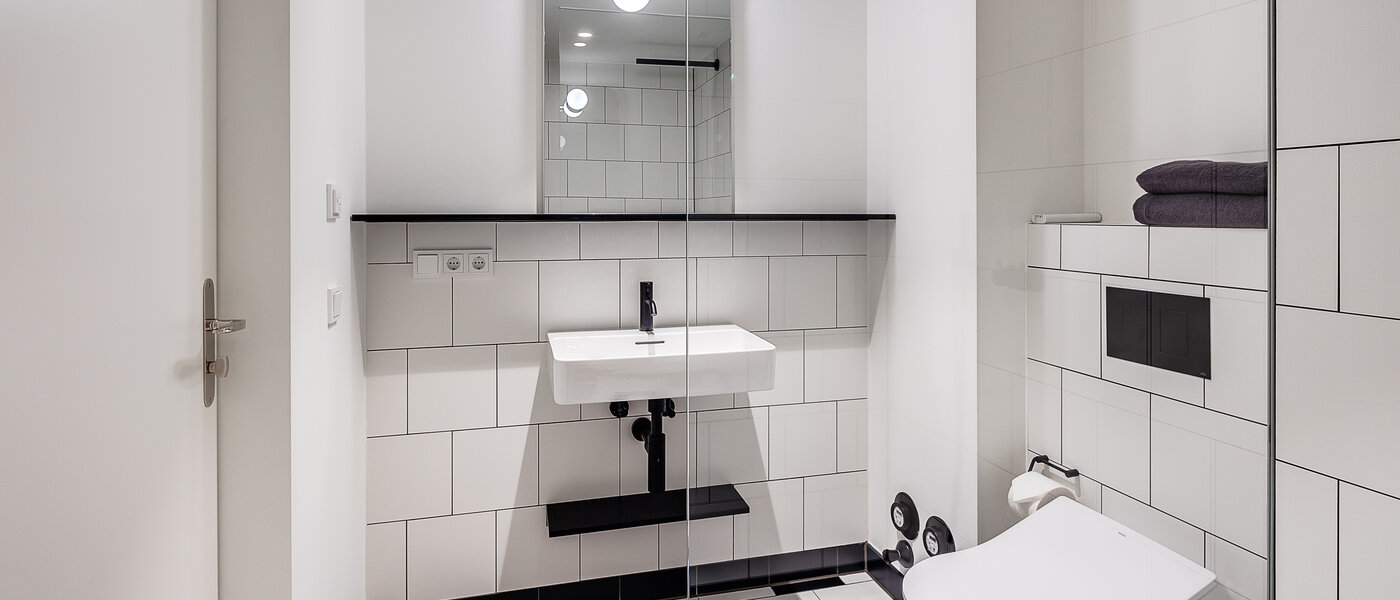 apartment München Herzogpark 03 bathroom 12567