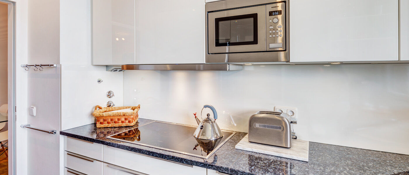 apartment München Arabellapark 04 kitchen 12568