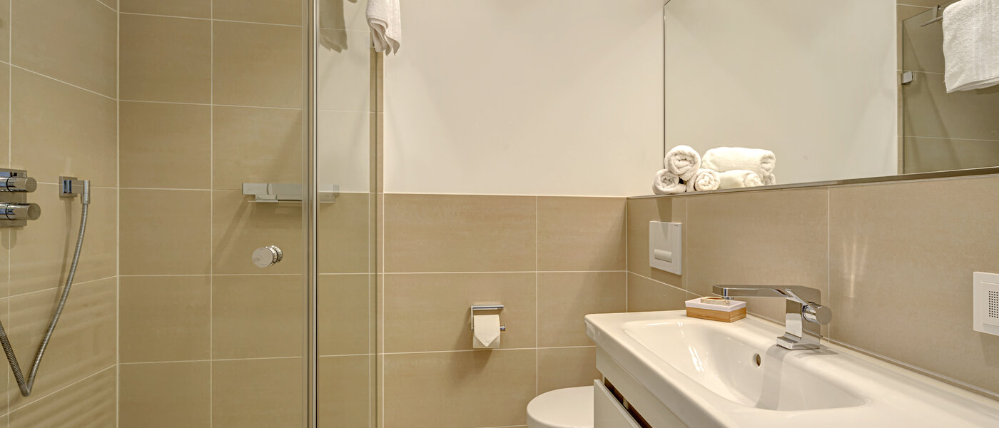 apartment München Arabellapark 01 2. bathroom 12568