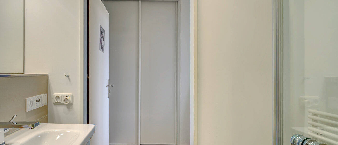 apartment München Arabellapark 03 2. bathroom 12568