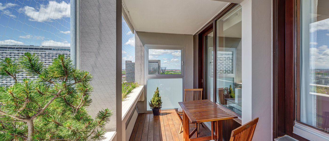 apartment München Arabellapark 02 balcony 12568