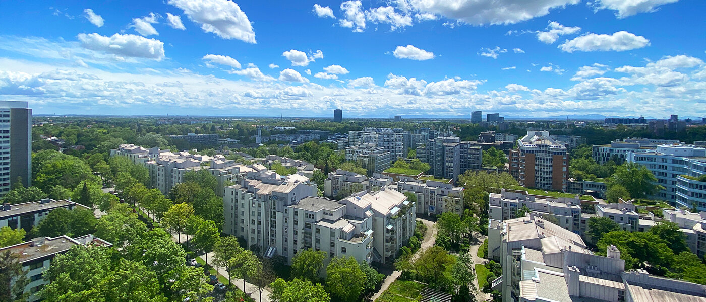 apartment München Arabellapark 02 view 12568
