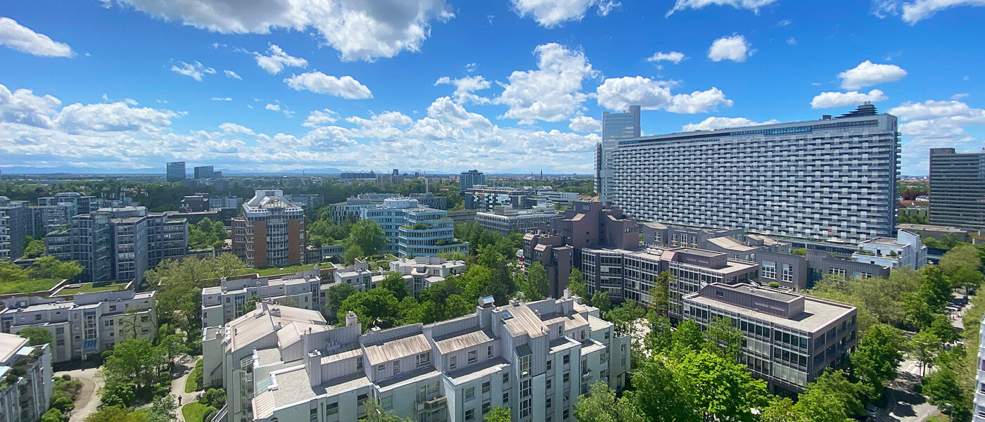 apartment München Arabellapark 03 view 12568