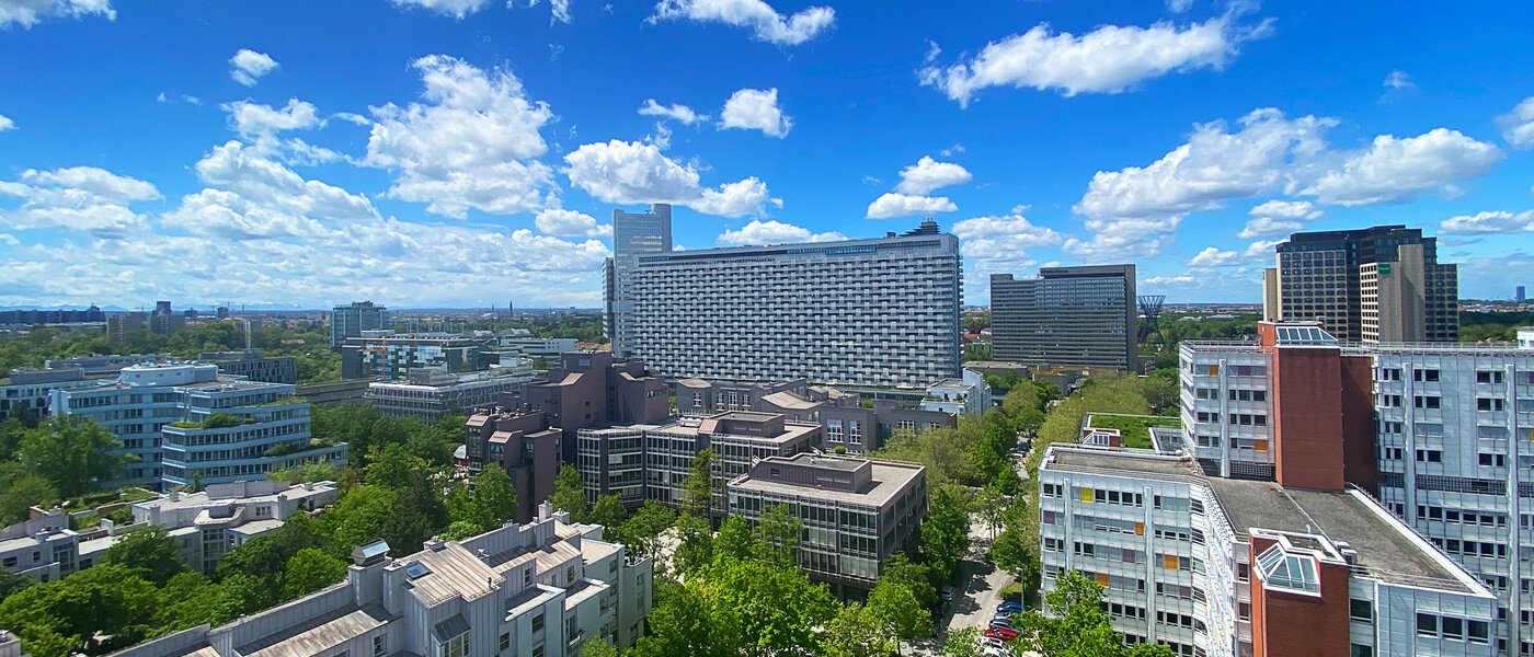 apartment München Arabellapark 04 view 12568