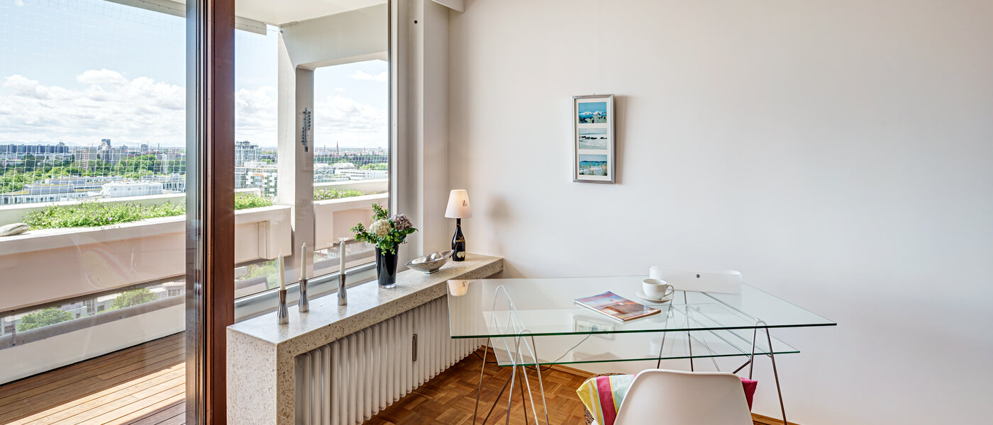 apartment München Arabellapark 02 office 12568