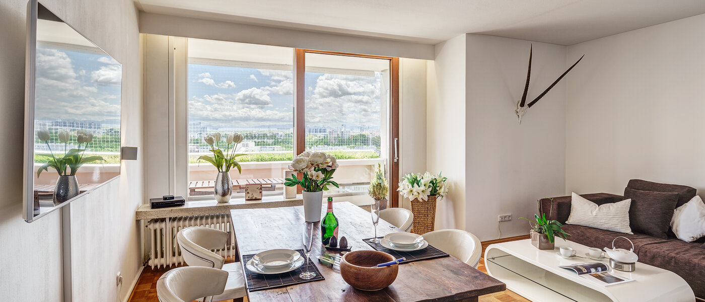 apartment München Arabellapark 01 living area 12568