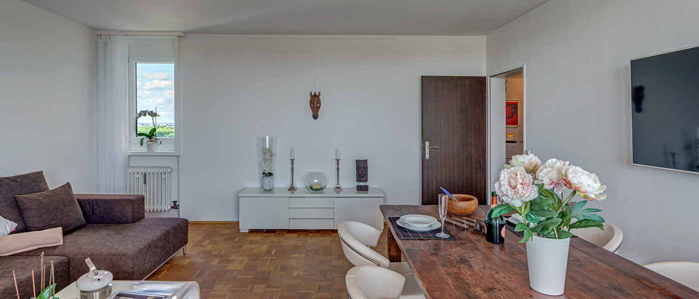 apartment München Arabellapark 03 living area 12568