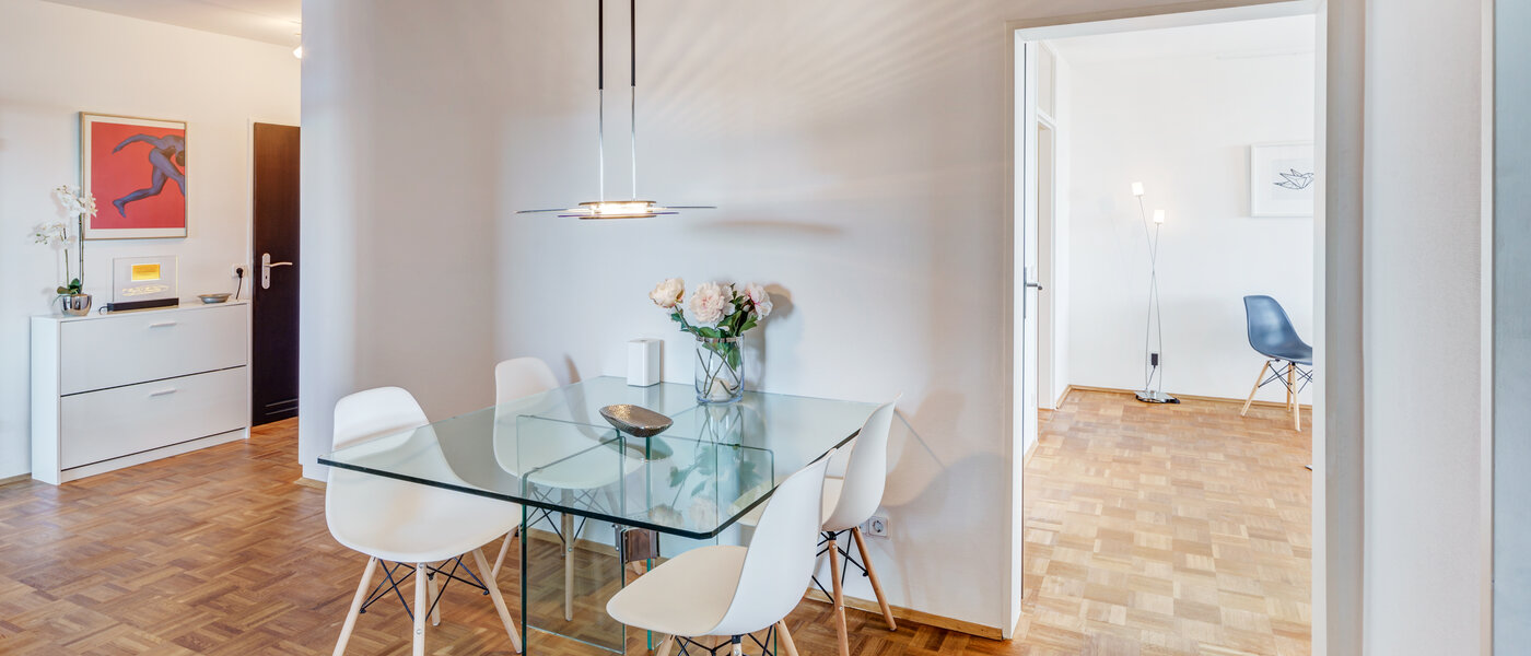 apartment München Arabellapark 03 dining area 12568