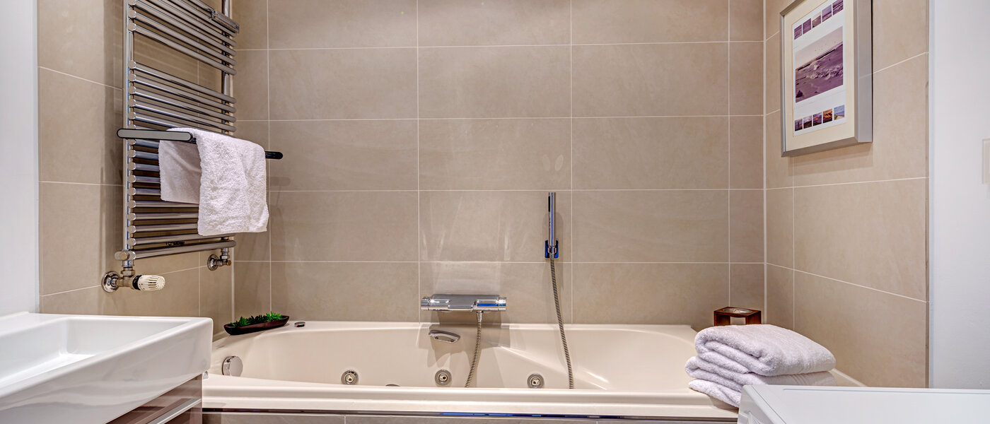 apartment München Arabellapark 02 1. bathroom 12568