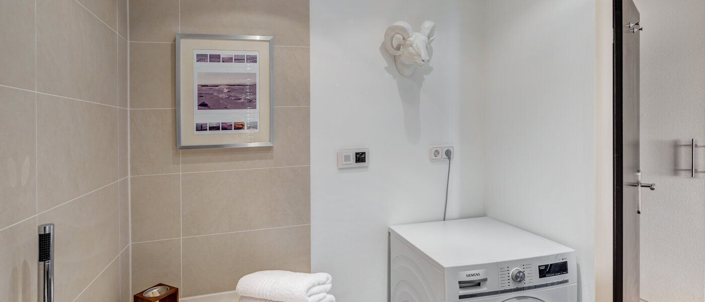 apartment München Arabellapark 03 1. bathroom 12568