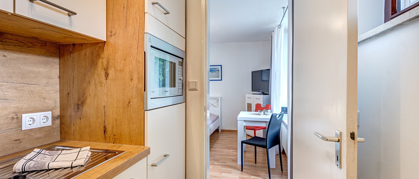 apartment München Obermenzing 03 kitchen 12573