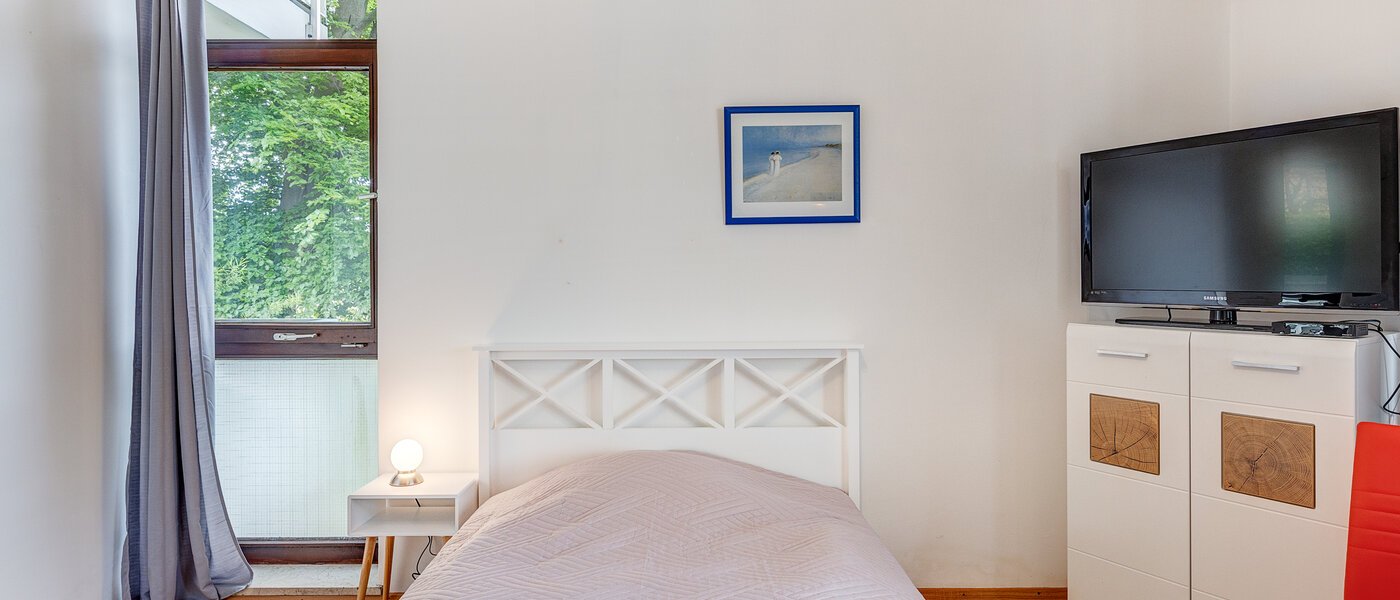 apartment München Obermenzing 01 sleeping area 12573