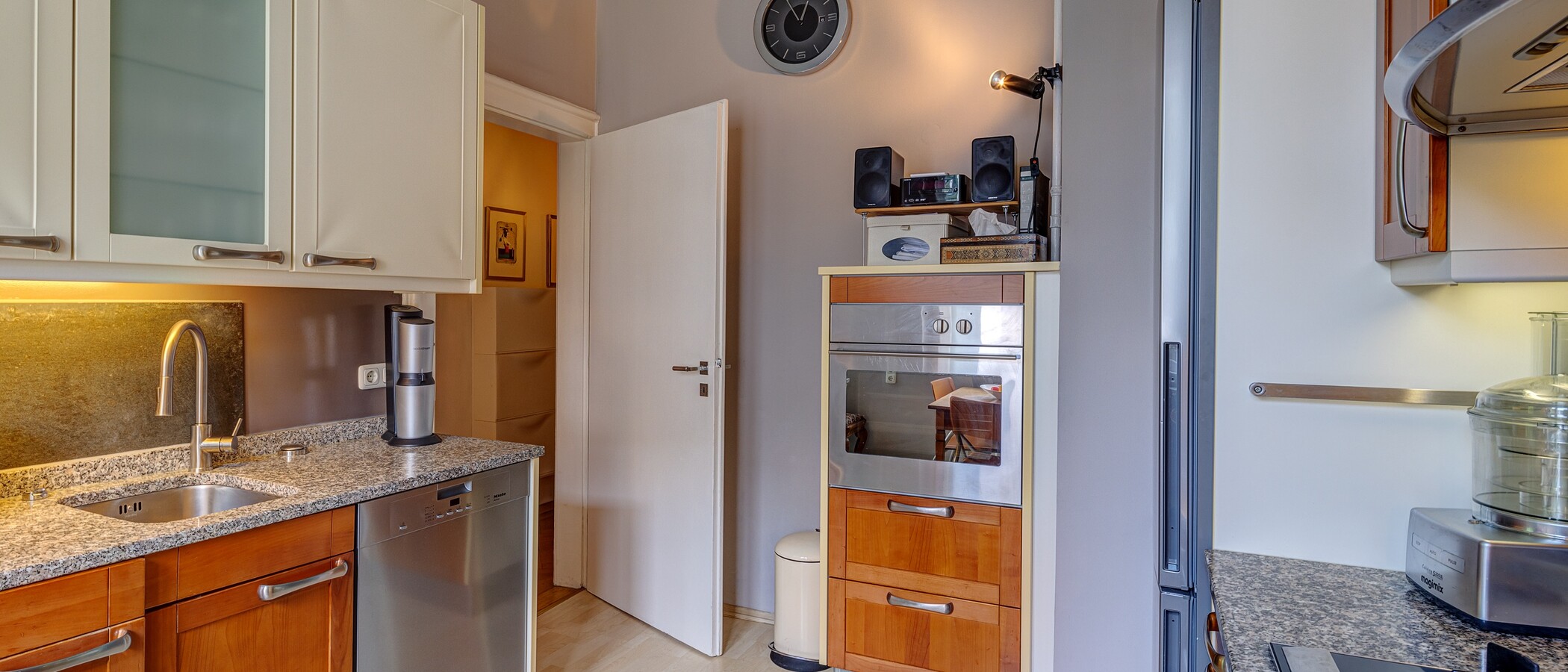 apartment München Schwabing 03 kitchen 12591