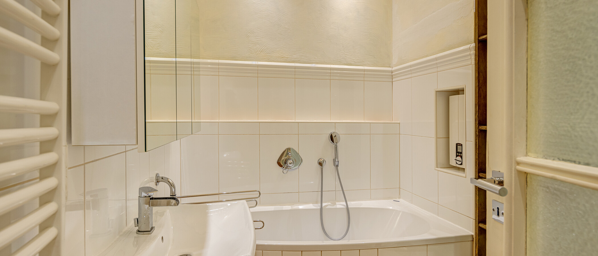 apartment München Schwabing 02 bathroom 12591