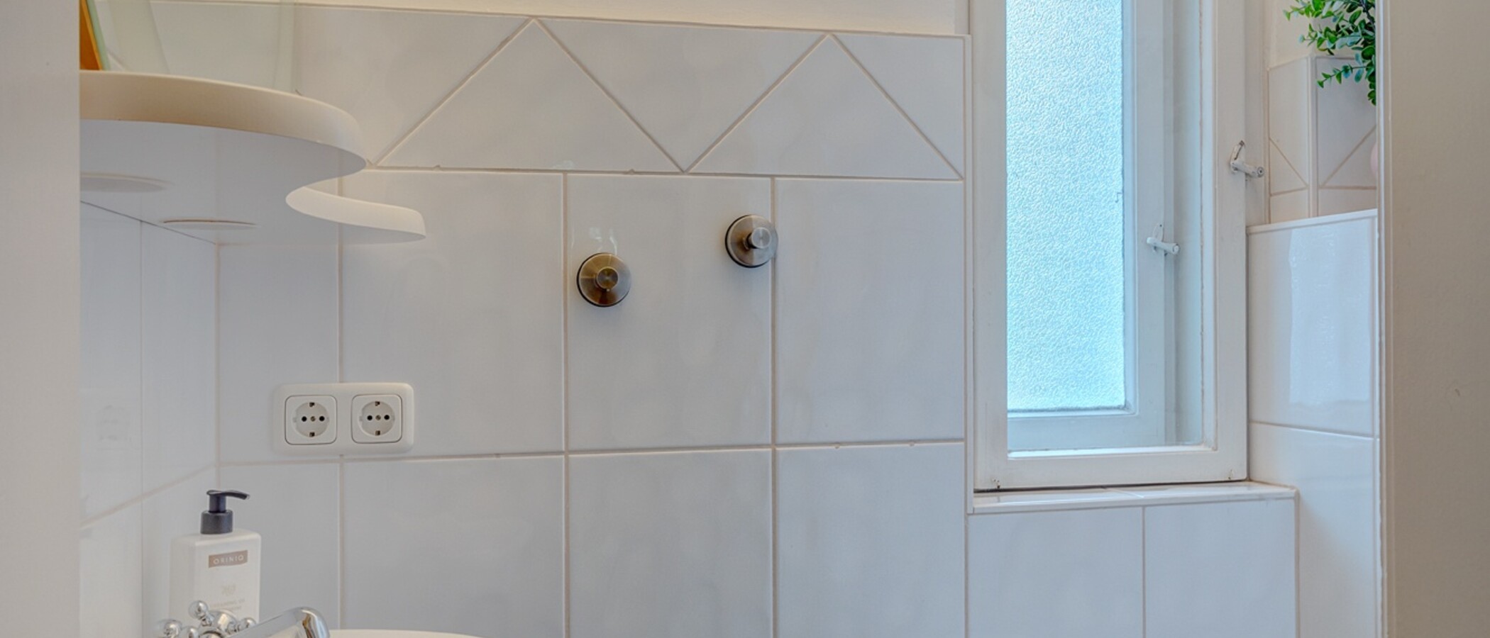 apartment München Schwabing 01 separate toilet 12591