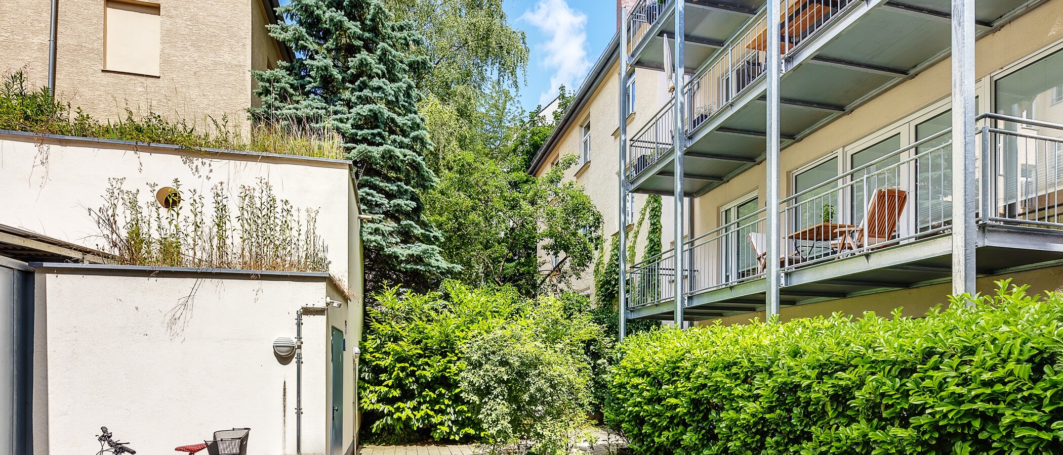 apartment München Schwabing 01 inner courtyard  12591