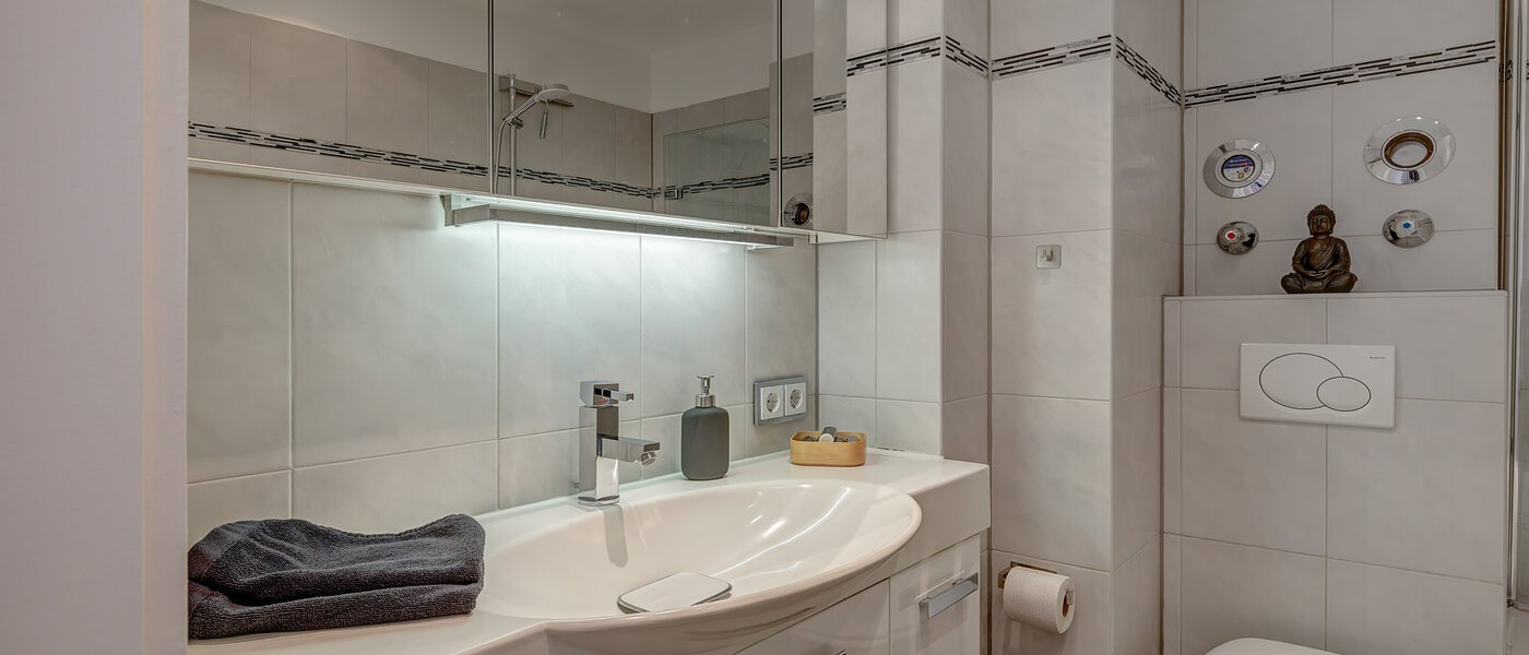 apartment München Sendling 04 bathroom 12596