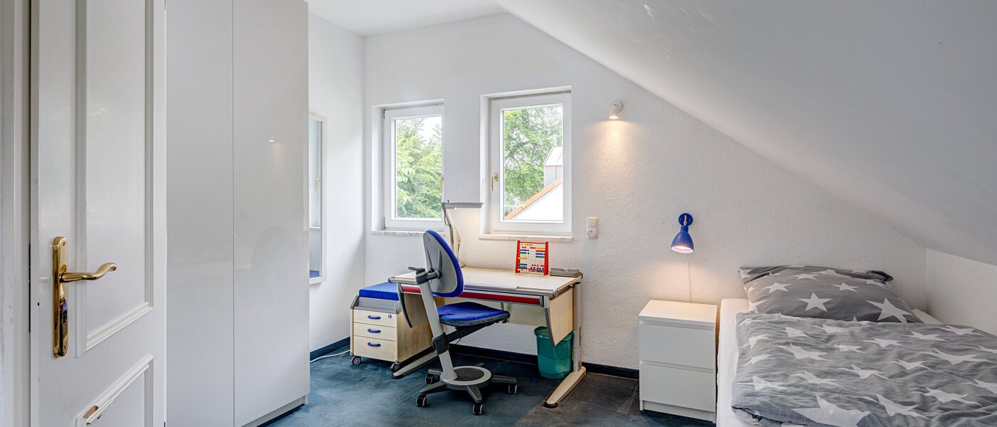 semi-detached house Gauting 01 2. bedroom 12610