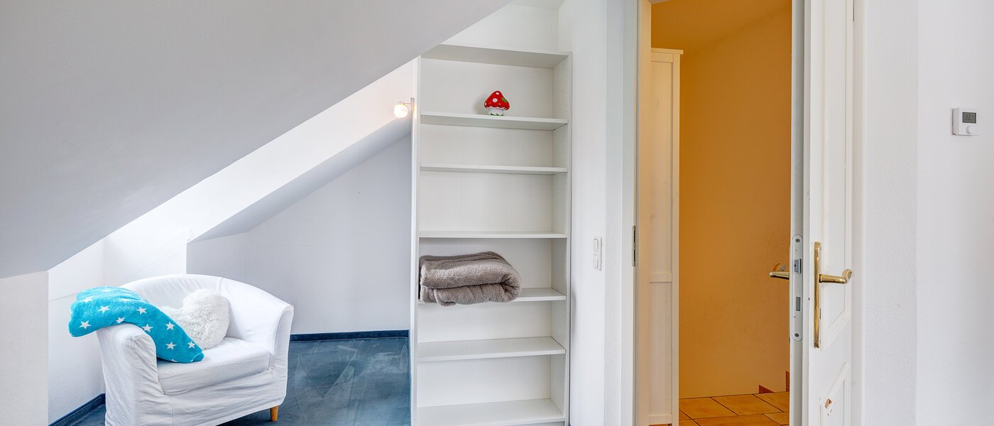 semi-detached house Gauting 03 2. bedroom 12610