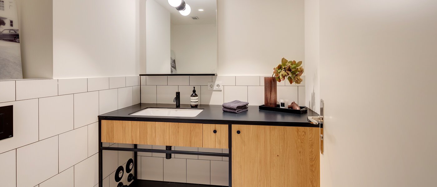 maisonette-gallery apartment München Herzogpark 01 guest toilet 12616