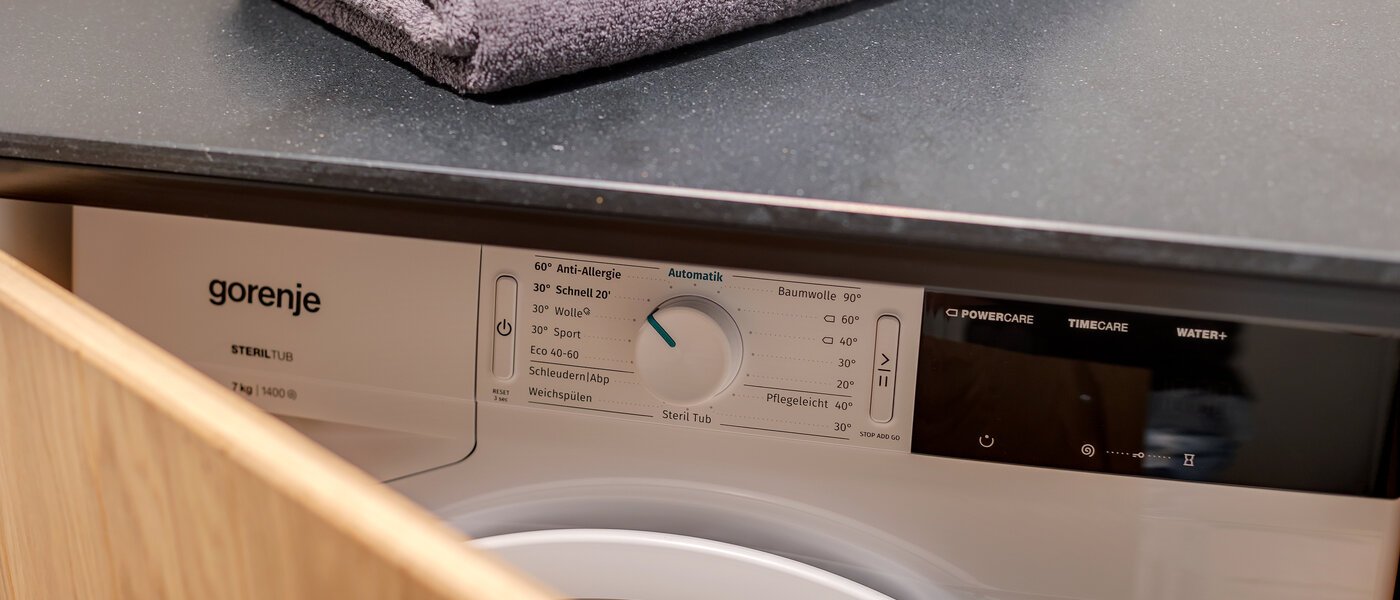 maisonette-gallery apartment München Herzogpark 02 guest toilet 12616