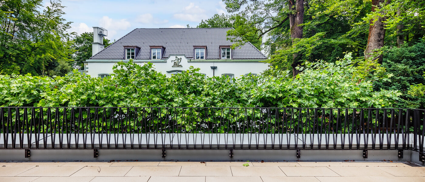 apartment München Herzogpark 02 communal terrace 12619