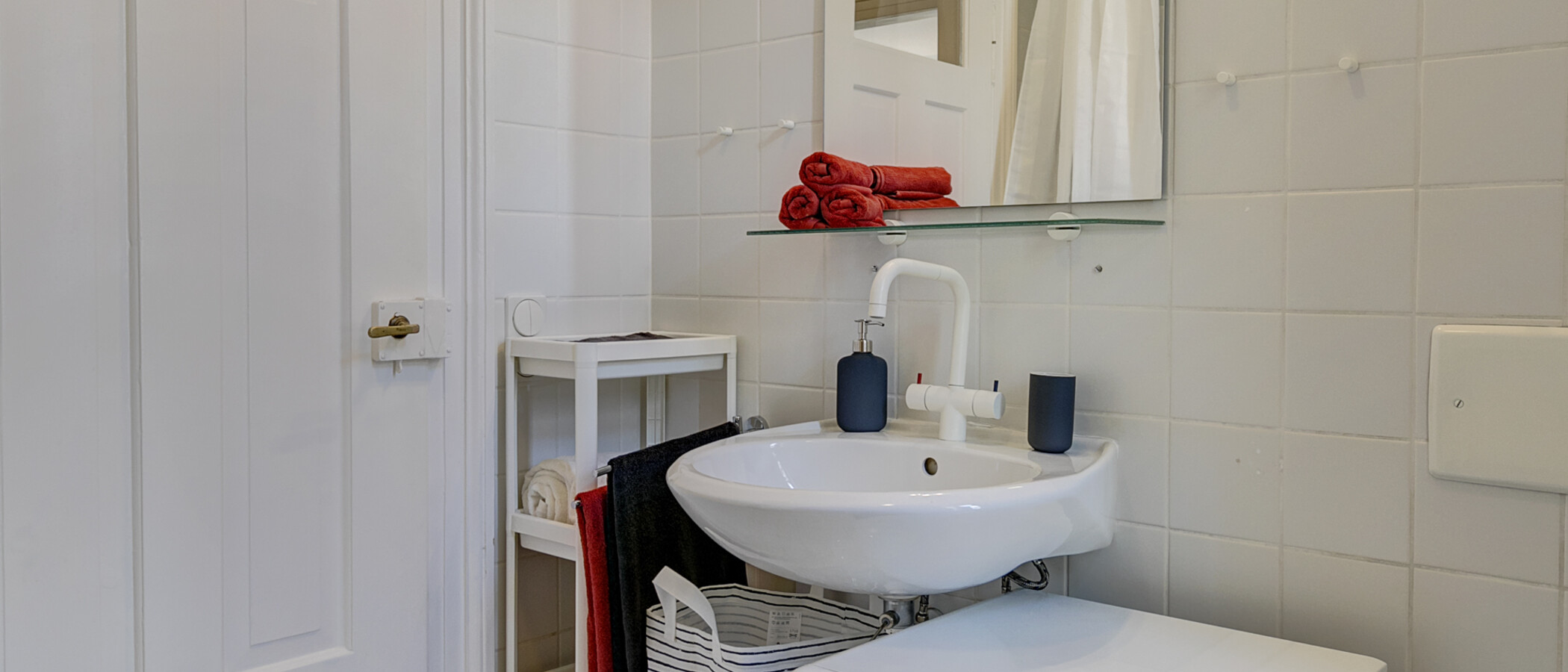 apartment München Schwabing (links der Leopoldstraße) 05 bathroom 1262
