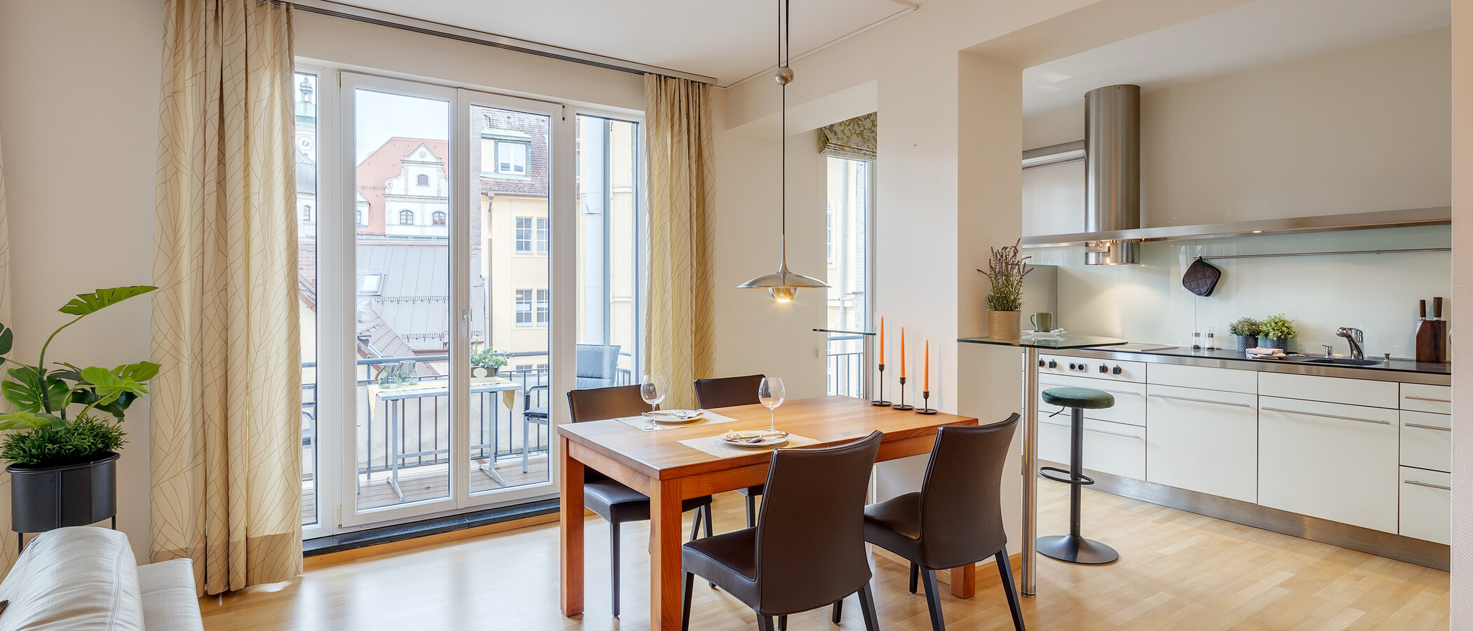 apartment München Altstadt 03 dining area 12650