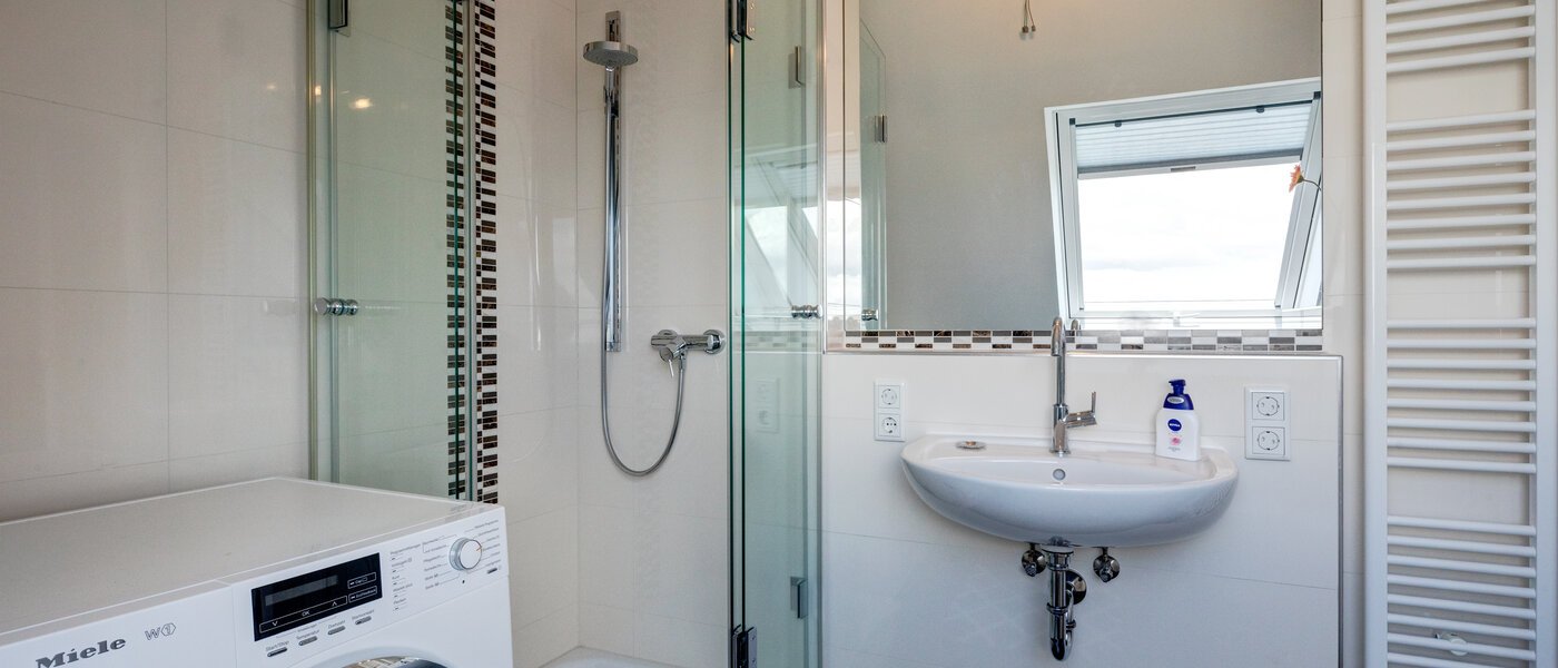 maisonette München Pasing 02 2. bathroom 12653