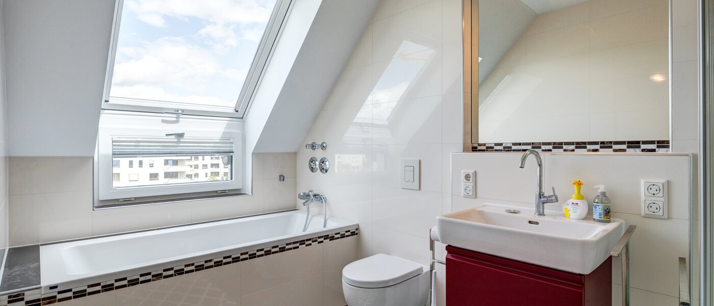 maisonette München Pasing 01 1. bathroom 12653